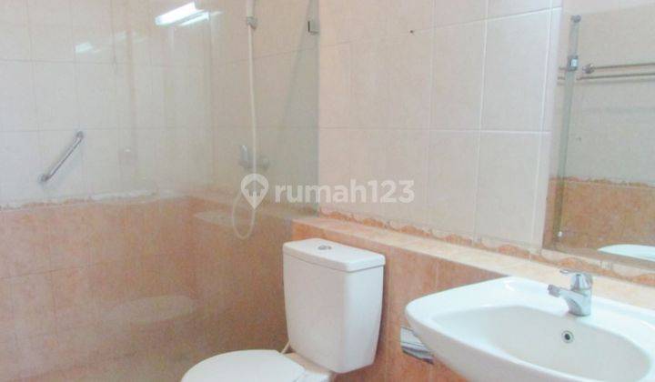 Well Maintained 4 Bedrooms House With Pool In Cilandak cld296