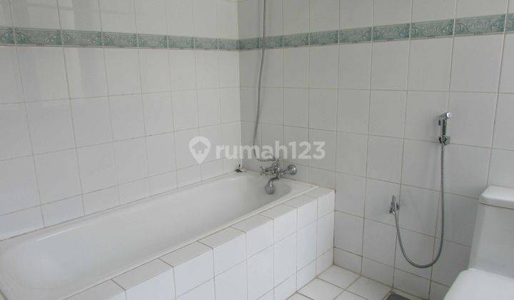 5 Bedroom Spacious House With Pool In Prestigious Area Pondok Indah pndind007