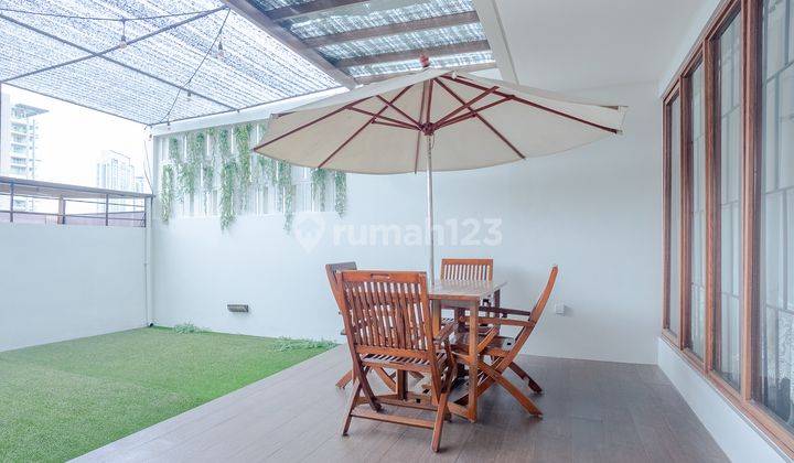 For Rent 4 Bedrooms With Semi Indoor Swimming Pool In Kemang. Best Price Kmgs088