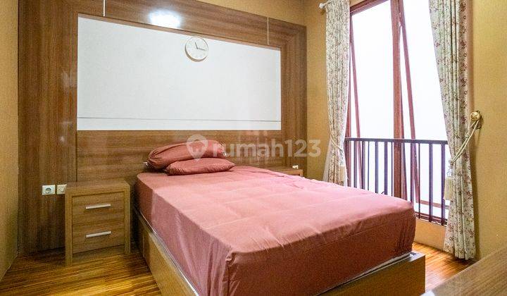 For Rent 4 Bedrooms With Semi Indoor Swimming Pool In Kemang. Best Price Kmgs088