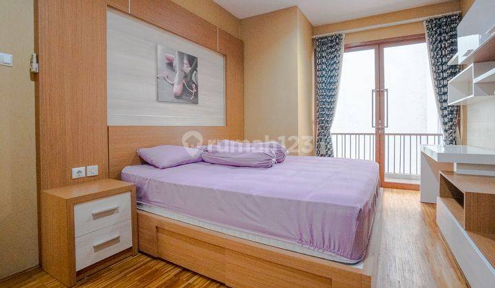 For Rent 4 Bedrooms With Semi Indoor Swimming Pool In Kemang. Best Price Kmgs088