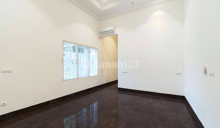One Storey Beautiful House, Newly Renovated With 4 Bedrooms And Private Pool In Menteng mtg086 4