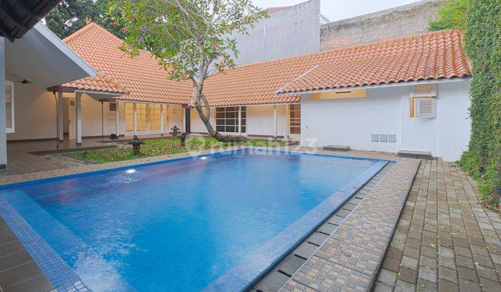 One Storey Beautiful House, Newly Renovated With 4 Bedrooms And Private Pool In Menteng mtg086 1