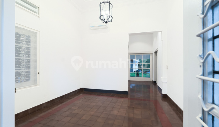 One Storey Beautiful House, Newly Renovated With 4 Bedrooms And Private Pool In Menteng mtg086 9
