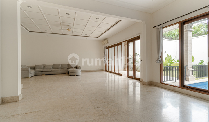 Spacious 5 Bedrooms House With Pool Inside Compound In Kemang Kmgs049 2