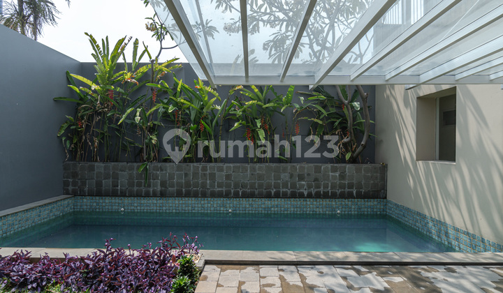 Rumah Besar 4 Kamar Tidur Dengan Kolam Renang Di Kebayoran Baru Kbbr212 2