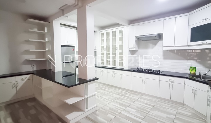 Disewakan Rumah 2 Lantai Bagus di Kebayoran Baru Kbbr197 2