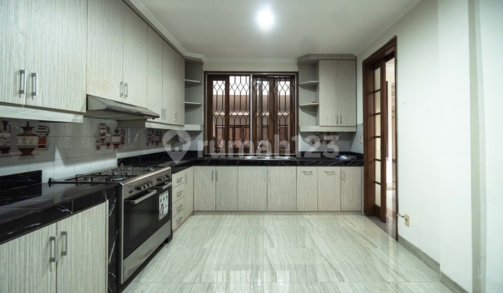 For Rent 4 Bedroom House In Pondok Indah Pndind153 2
