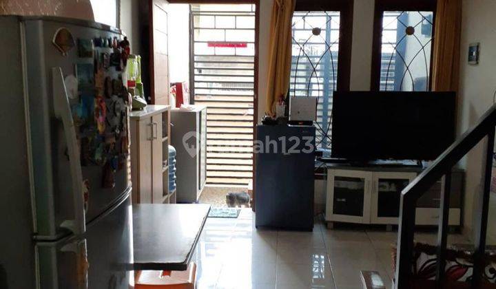 Dijual Rumah 3 Lantai Bagus Sekitar Area Kartini Posisi Pinggir Jalan Row 2 Mobil  1