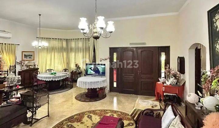 Rumah Lama Terawat 1 Lantai Halaman Luas 2