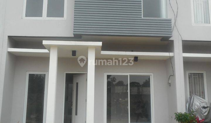 Rumah 2 Lantai Bagus SHM di Jalan Tiga Putra. Limo. Meruyung. Depok.