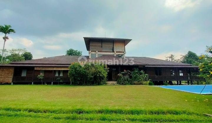 Villa Cantik Bagunan Full Kayu Besi Megamendung  1