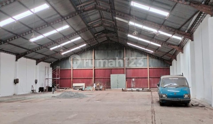 Gudang dan Ruang Usaha 2 Lantai di Jl Raya Magelang Km 7 Sleman. Yogyakarta