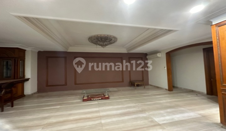 For Rent: House in Mega Kuningan, 6 Bedrooms, Nice House