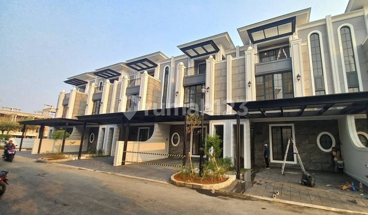 House in Klender, 4 bedrooms for rent, unfurnished. House in Klender, 4 bedrooms for rent, unfurnished.