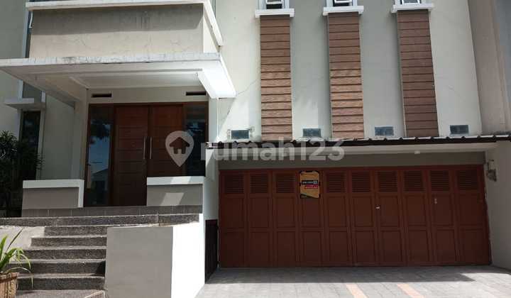 For Sale/Rent Strategic Luxury House in Kota Baru Parahyangan, Bandung Fully Furnished For Sale/Rent Strategic Luxury House in Kota Baru Parahyangan, Bandung Fully Furnished