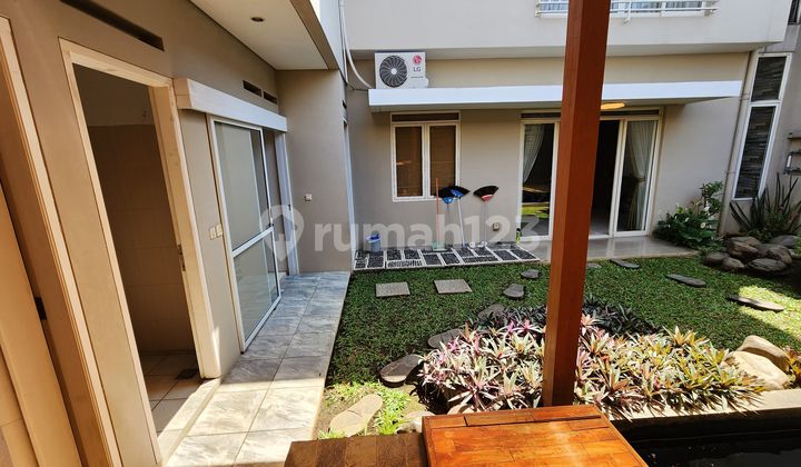 Rumah di Kota Baru Parahyangan Bandung, Semifurnished ada Kolam Ikan