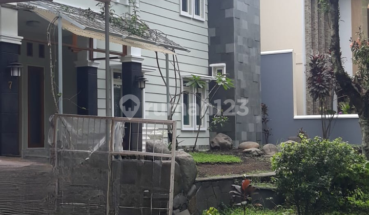 Rumah Mewah di Kota Baru Parahyangan Bandung, View Danau