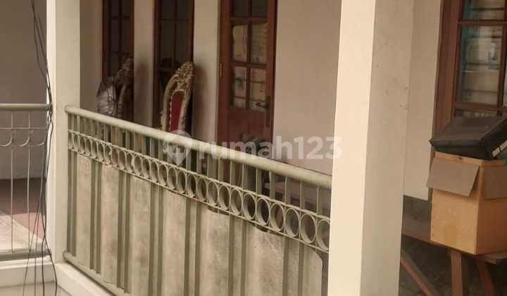 Comfortable &amp; Strategic Boarding House on Jl Cihapit Bandung