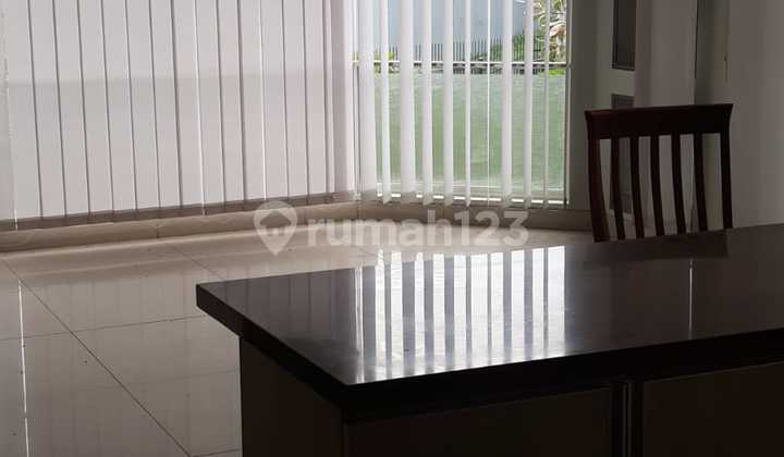 Rumah Mewah di Kota Baru Parahyangan Bandung, View Danau 2