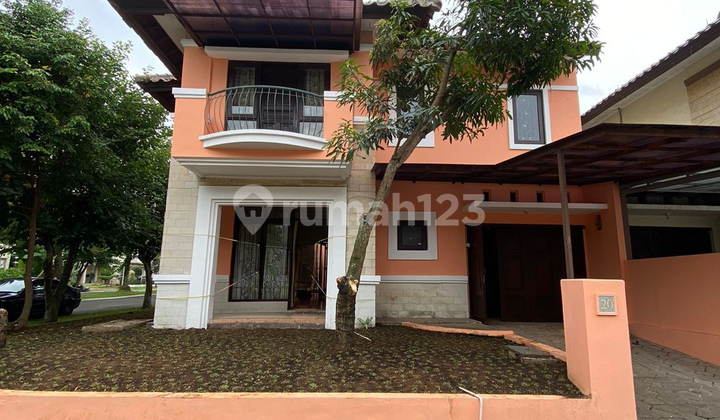 Rumah Posisi Hook di Wangsakerta Kota Baru Parahyangan