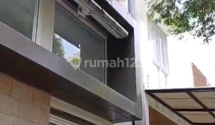 Rumah di Kota Baru Parahyangan Bandung Rapi & Terawat Lokasi Strategis