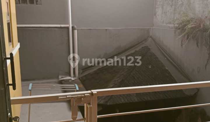 Rumah di Kota Baru Parahyangan Bandung Barat, 3 Lantai Semi Furnished 2