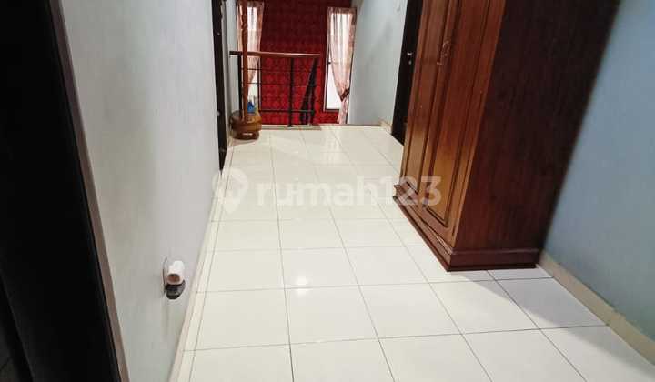 Rumah di Kota Baru Parahyangan Bandung Barat, 3 Lantai Semi Furnished 2