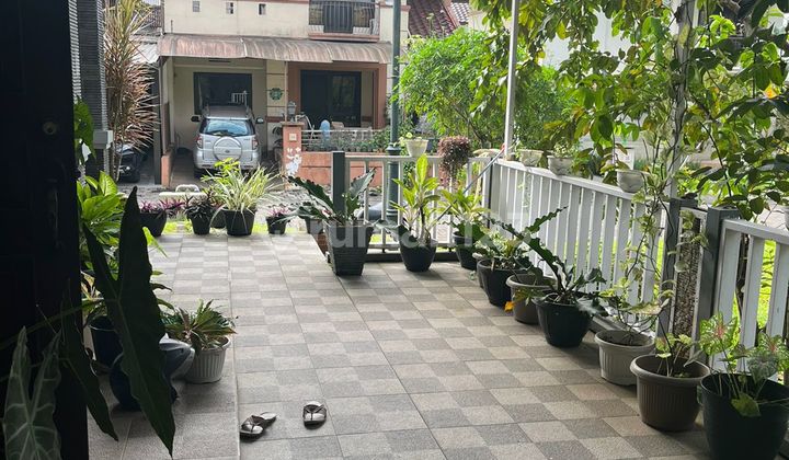Rumah Hook di Wangsakerta Kota Baru Parahyangan, Lokasi Strategis