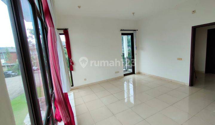 Disewakan rumah 2 lantai posisi di hook lokasi sentul city  3