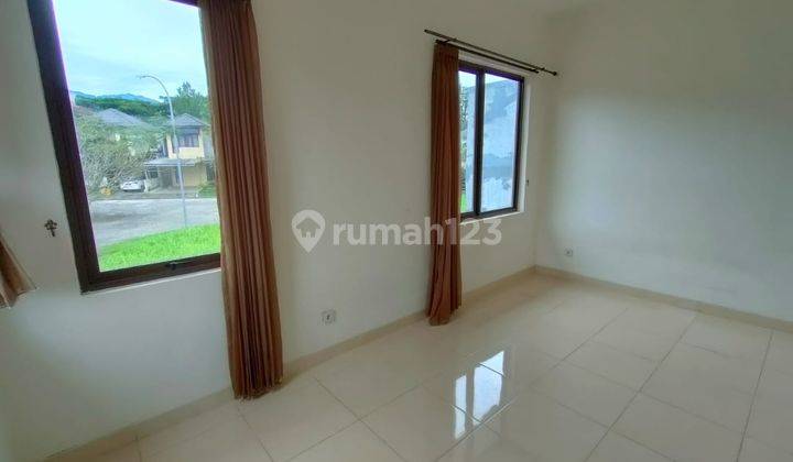 Disewakan rumah 2 lantai posisi di hook lokasi sentul city  8