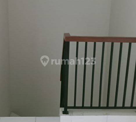 Disewakan rumah dua lantai siap huni di sentul city 6