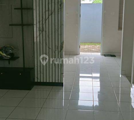 Disewakan rumah dua lantai siap huni di sentul city 14
