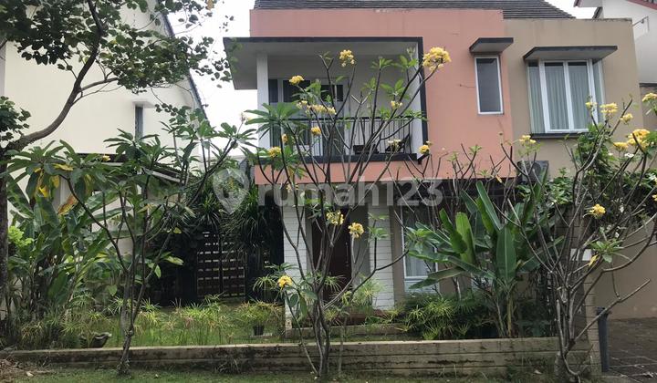 Luxury house with complete facilities for sale in Sentul City