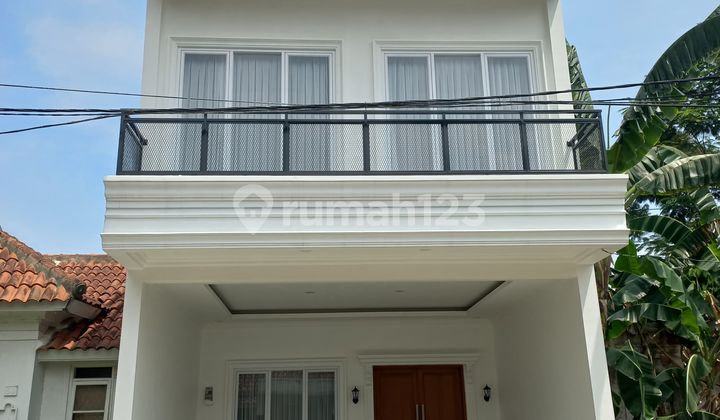 House for sale with the best mountain view, equipped with a swimming pool in Sentul City.