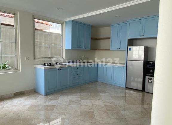 Dijual rumah mewah dilengkapi kolam renang di sentul city 2