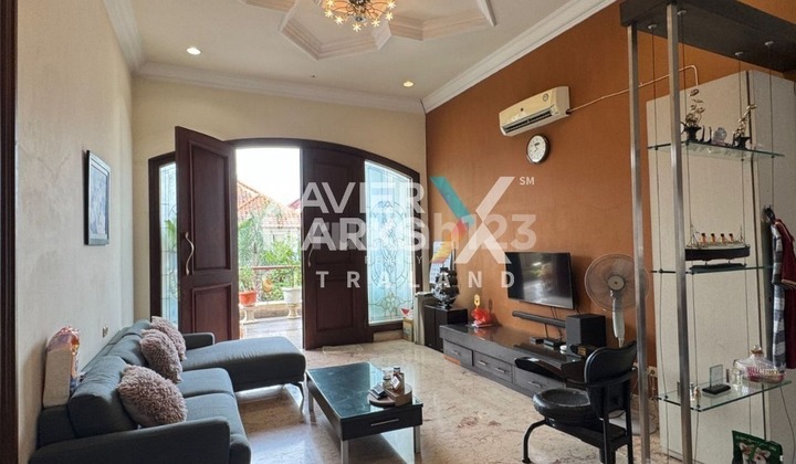 Rumah Classic Villa Bukit Indah Full Furnish 2