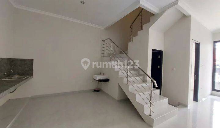 Rumah Baru SHM di Klampis Semolo Timur, Surabaya 2