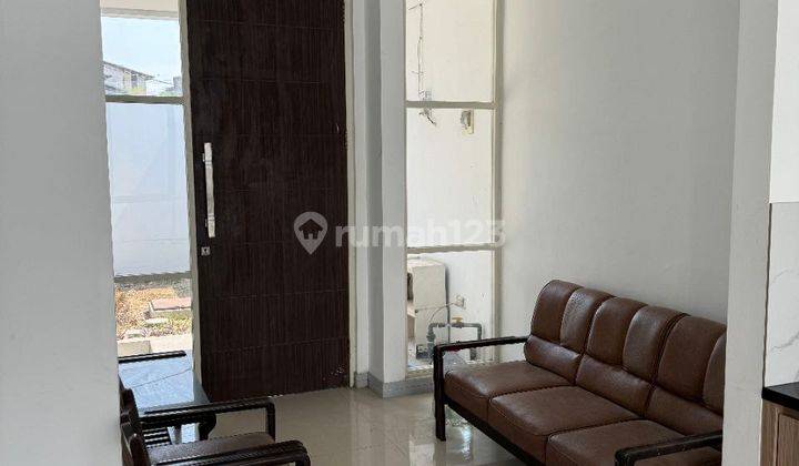 Rumah Bagus Semi Furnished di Tenggilis Mejoyo Ubaya, Surabaya 2