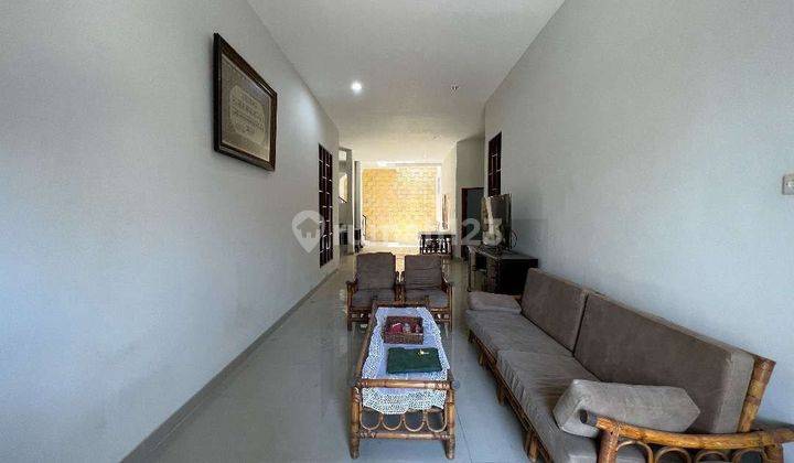 Rumah Semi Furnished SHM di Kertajaya Indah, Surabaya 2