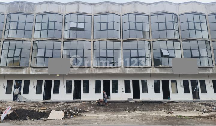 Ruko Raya Merr 3 Floors Spacious Parking 2