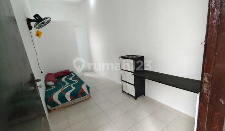 Productive 13-Room Boarding House - East Sby Merr 2