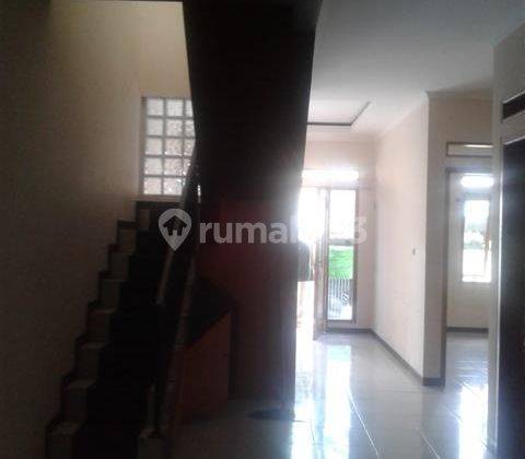 Rumah 2 Lantai Dalam Komplek Sarirasa Sarijadi Bandung 2