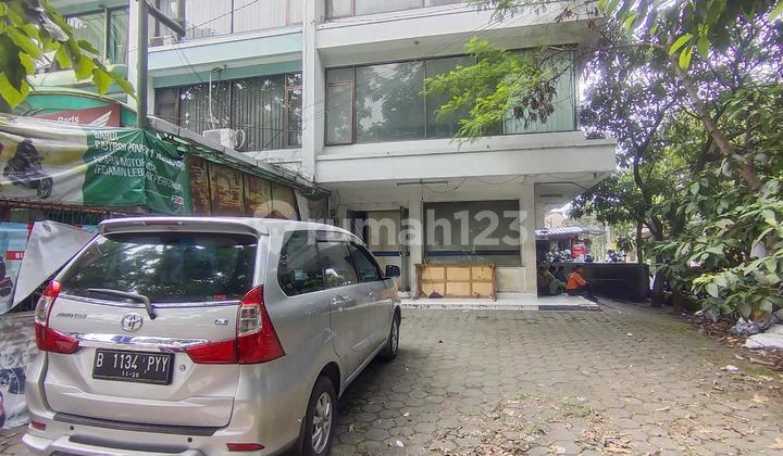 3-Story Shop House Pelajar Pejuang &amp; Asrilia Hotel Bandung 2