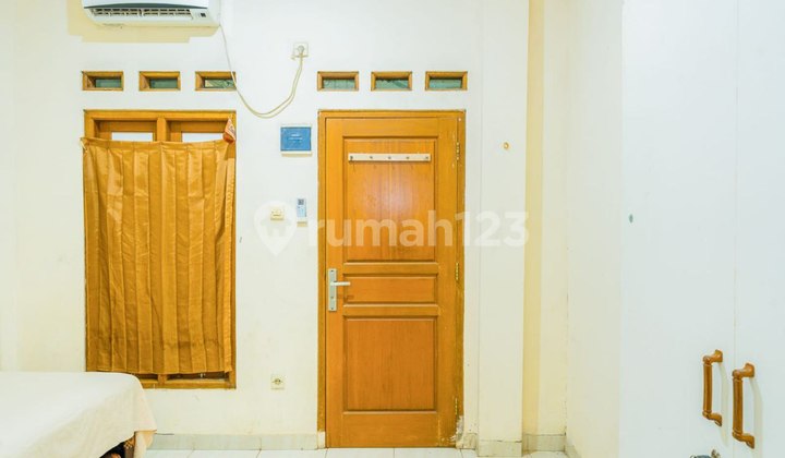 Kost House 55 Furnished Rooms Near Cimanggis Mall, West Java Depot 2