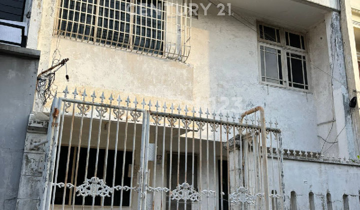 Rumah Bagus Dan Strategis Komplek Bandengan Selatan Raya 