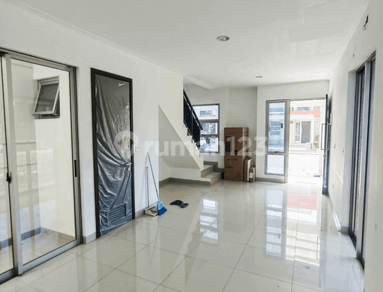 Disewa Rumah Pik2 Scarlet Hoek Strategis Kondisi Bagus  2