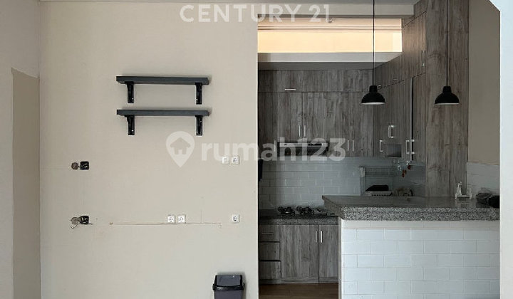 Rent a 2-Story House in Layar Permai PIK1 Rent a 2-Story House in Layar Permai PIK1