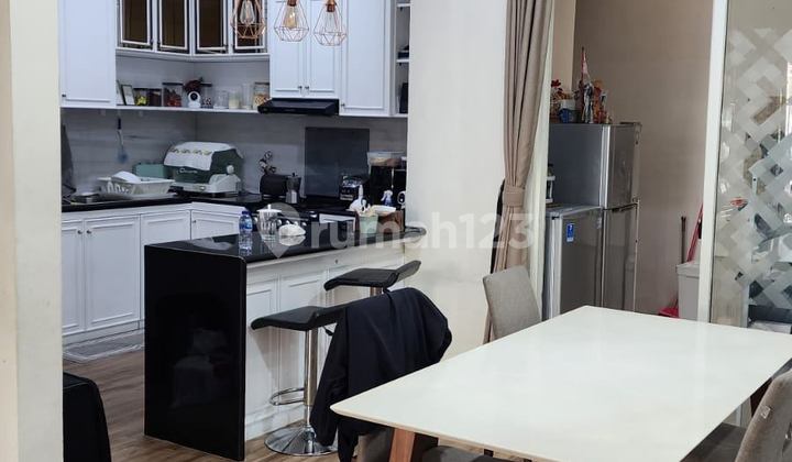 Rumah Dengan Design Yang Sangat Cantik Di Jalan Layar Permai Pik 2