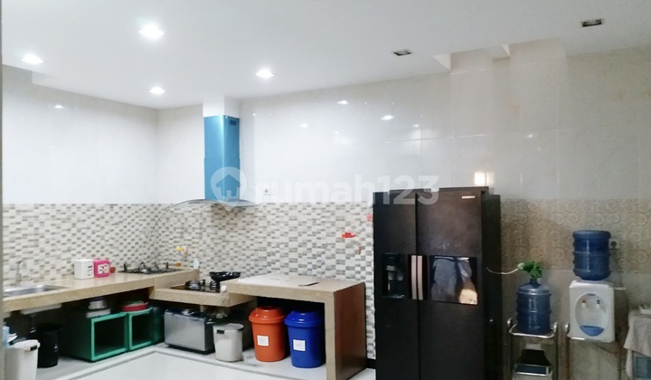 Rumah 3 Lantai Taman Palem Lestari Dekat Dengan Mal  2